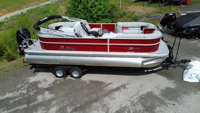 BOATZON | Sun Tracker Party Barge 22 XP3 2026