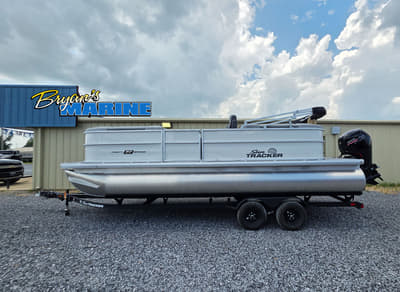 BOATZON | Sun Tracker Party Barge 22 DLX 2027