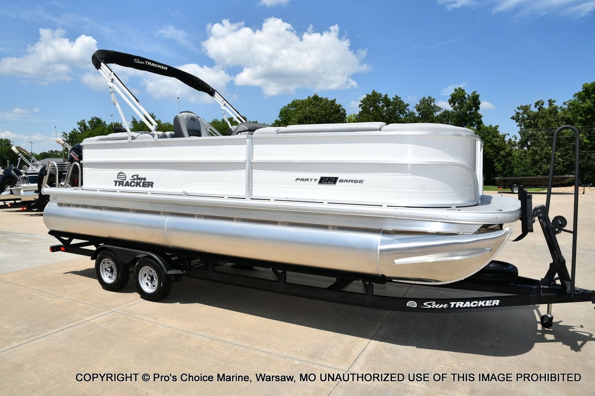 2026 Sun Tracker Party Barge 22 DLX w/150 Mercury 4 Stroke - Sold Boat
