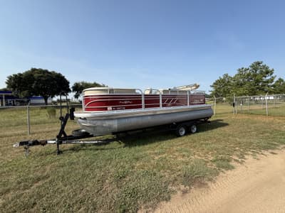 BOATZON | Sun Tracker PARTY BARGE 22 RF DLX 2023