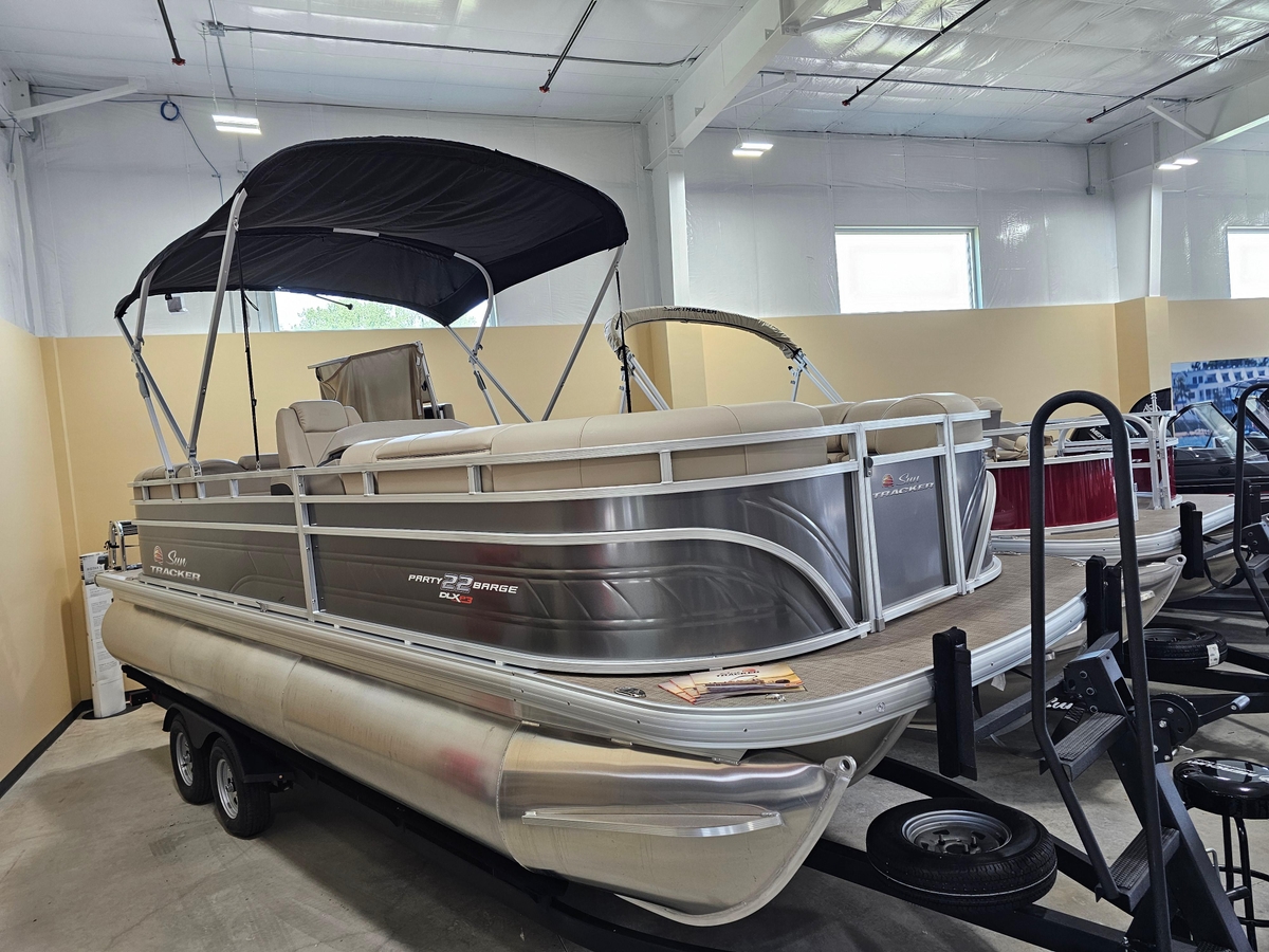 2024 Sun Tracker Party Barge 22 RF XP3 - Sold Boat