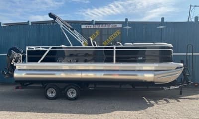 BOATZON | Sun Tracker Party Barge 22 RF XP3 2026