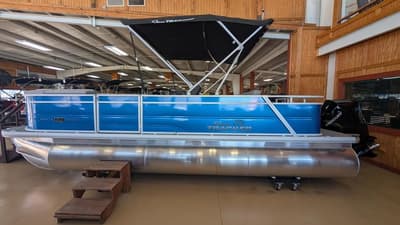 BOATZON | Sun Tracker Party Barge 22 RF XP3 2026