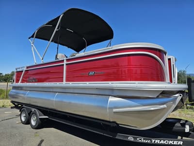 BOATZON | Sun Tracker Party Barge 22 RF XP3 2026