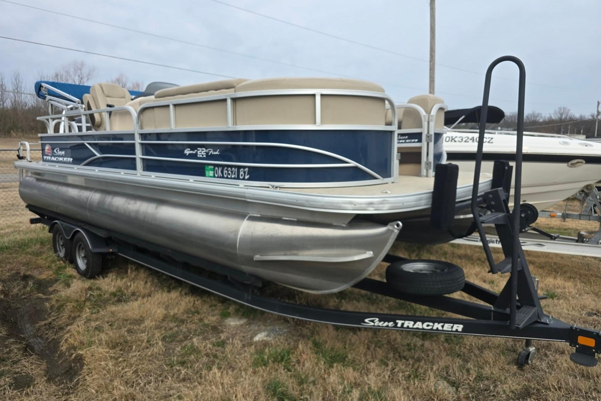 2019 Sun Tracker Party Barge 22 Sport Fish - Sold Boat