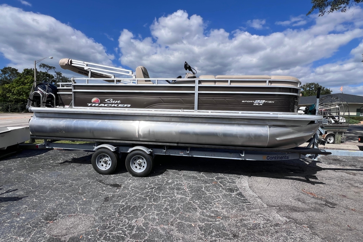 2024 Sun Tracker Party Barge 22 Sport Fish - Sold Boat