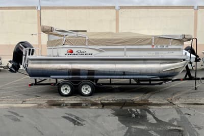 BOATZON | Sun Tracker Party Barge 22 XP3 2015