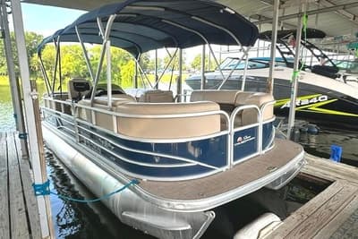 BOATZON | Sun Tracker Party Barge 22 XP3 2019