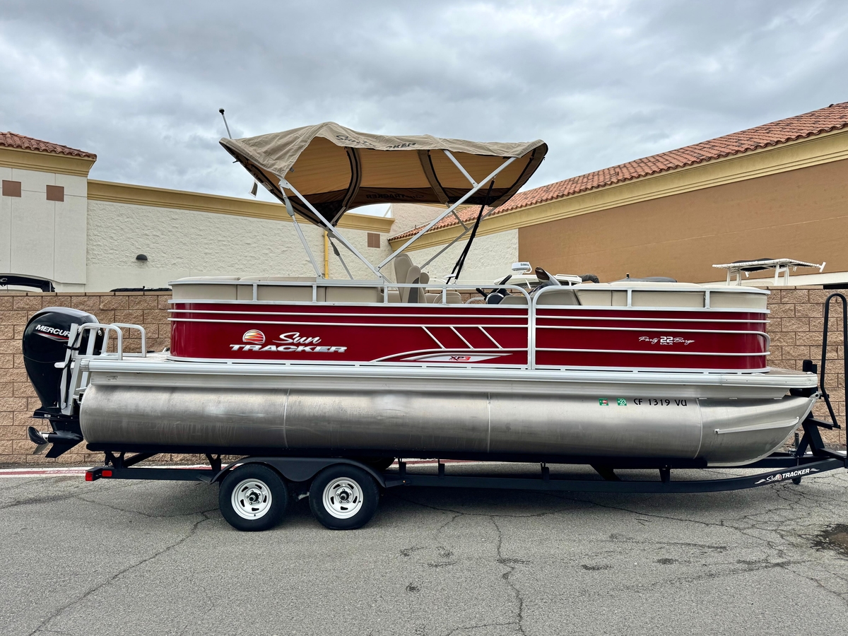 2021 Sun Tracker Party Barge 22 XP3 - Sold Boat
