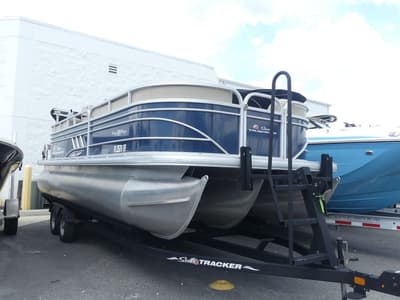 BOATZON | Sun Tracker Party Barge 22 XP3 2022