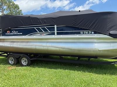 BOATZON | Sun Tracker Party Barge 22 XP3 2022