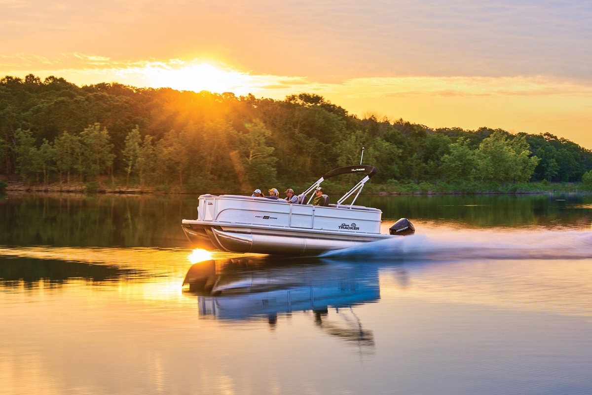 2026 Sun Tracker Party Barge 22 XP3 - Sold Boat