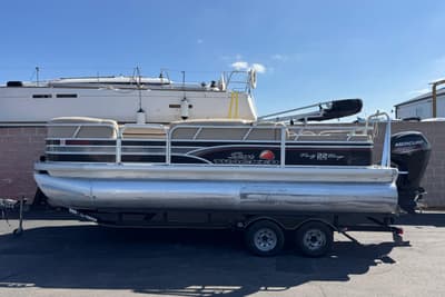 BOATZON | Sun Tracker Party Barge 220 DLX 2015