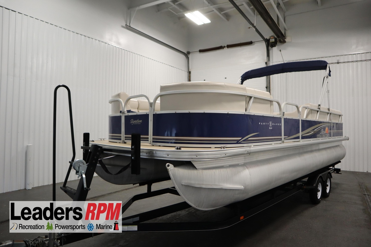 2014 Sun Tracker Party Barge 24 DLX - Sold Boat