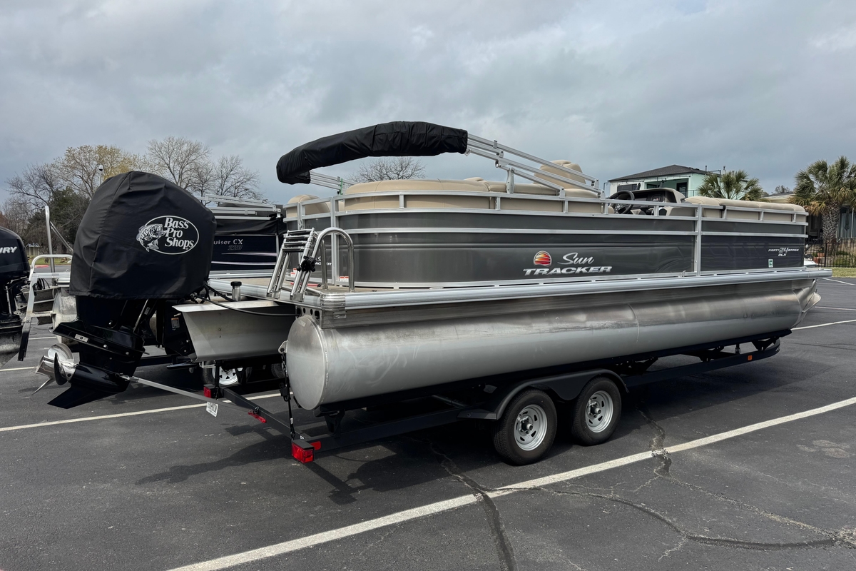 2024 Sun Tracker Party Barge 24 DLX - Sold Boat