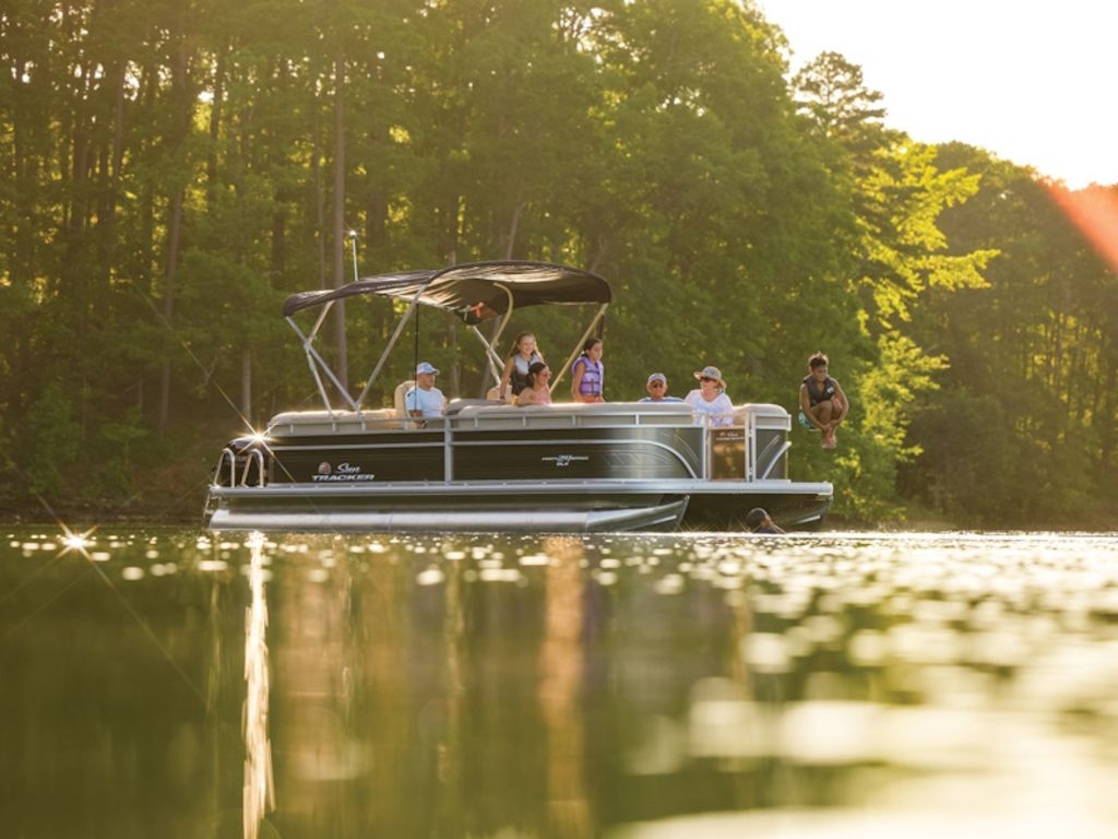 2025 Sun Tracker Party Barge 24 DLX - Sold Boat