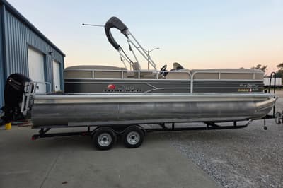 BOATZON | Sun Tracker Party Barge 24 XP3 2016