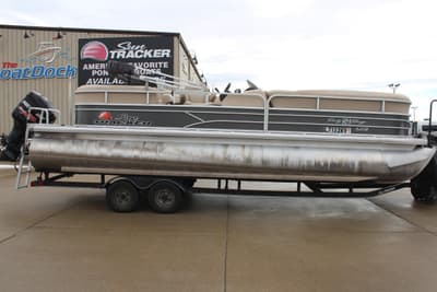 BOATZON | Sun Tracker Party Barge 24 XP3 2016