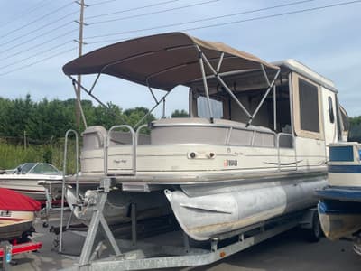 BOATZON | Sun Tracker PARTY HUT 30 2005