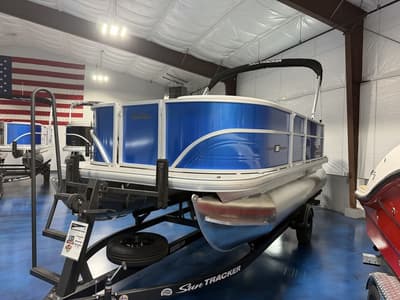 BOATZON | Sun Tracker PB 16 DLX 2027