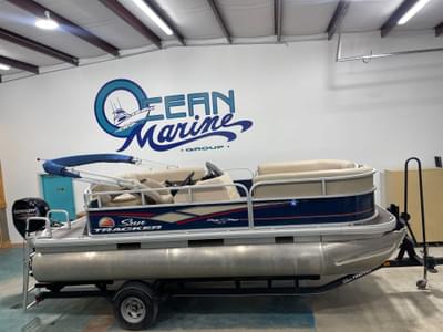 BOATZON | Sun Tracker PB 18 DLX 2019