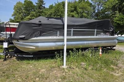 BOATZON | Sun Tracker PB 18 DLX 2025