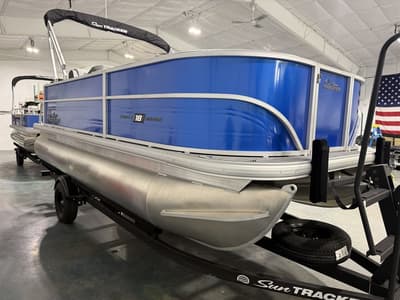 BOATZON | Sun Tracker PB 18 DLX 2027