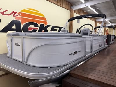 BOATZON | Sun Tracker PB 22RF 2026