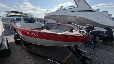 BOATZON | Sun Tracker PRO V175 2012