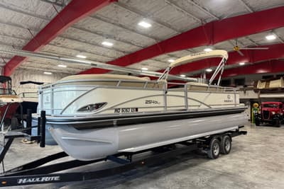 BOATZON | Sun Tracker Regency 254 XP3 2017