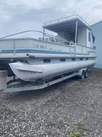 BOATZON | Sun Tracker Regency Party Hut 30 1994