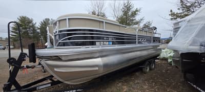 BOATZON | Sun Tracker SF 22 XP3 2022