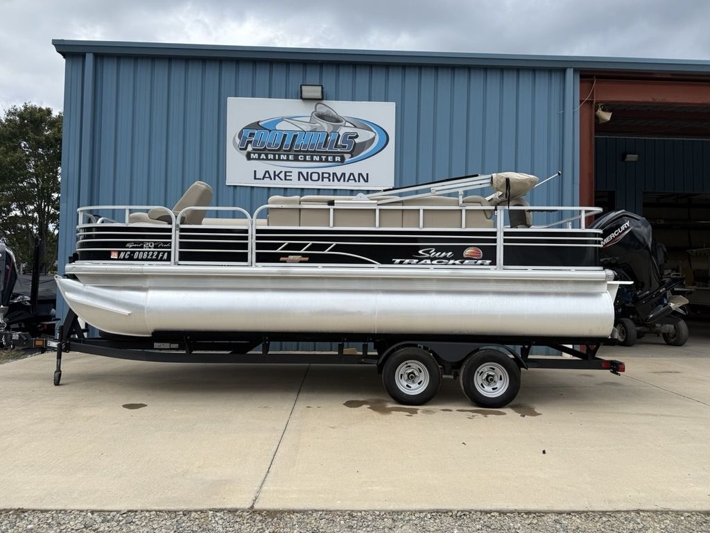 2023 Sun Tracker Sportfish 20 DLX - Sold Boat