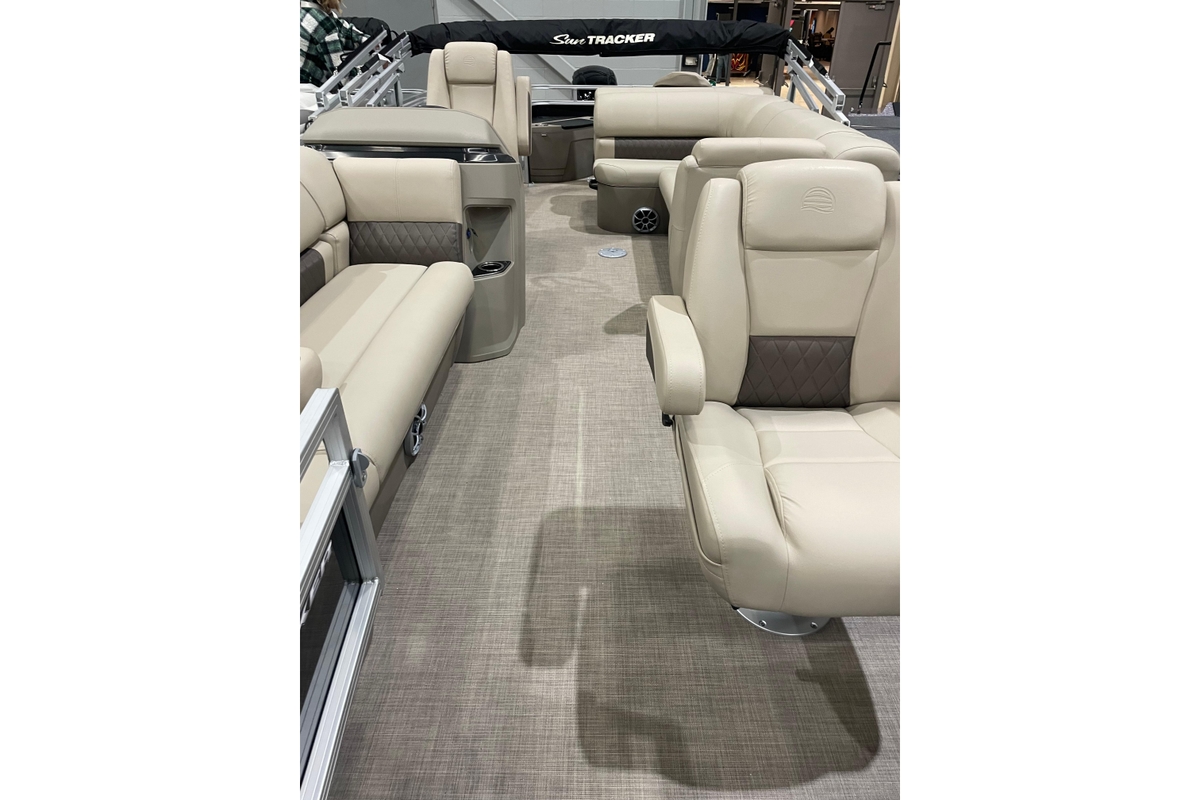 2025 Sun Tracker SportFish 20 DLX - Sold Boat