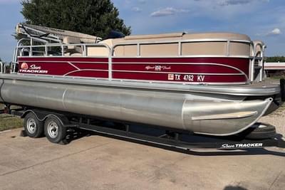 BOATZON | Sun Tracker SportFish 22 DLX 2018