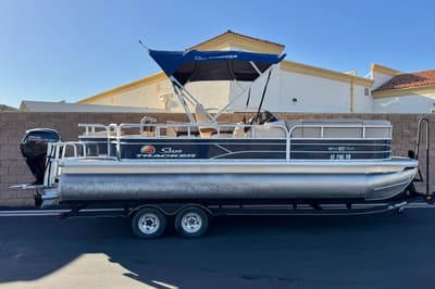 BOATZON | Sun Tracker SportFish 22 DLX 2019