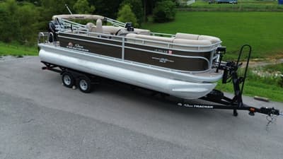 BOATZON | Sun Tracker Sportfish 22 DLX 2025