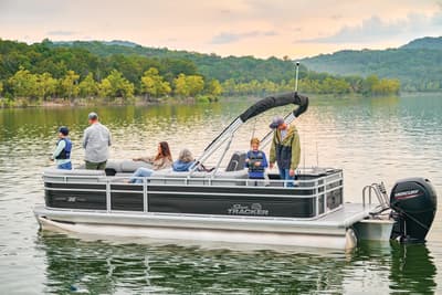 BOATZON | Sun Tracker SportFish 22 DLX 2026