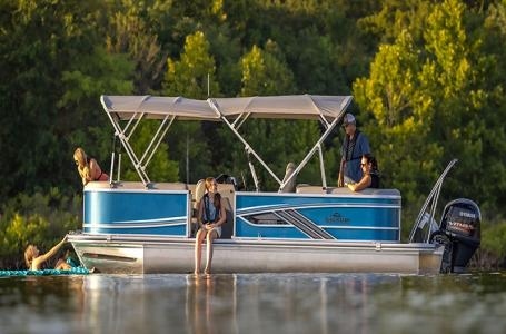 2025 SunCatcher SunCatcher Fusion Series 322RC WYamaha 200 SHO 2025 - Sold Boat