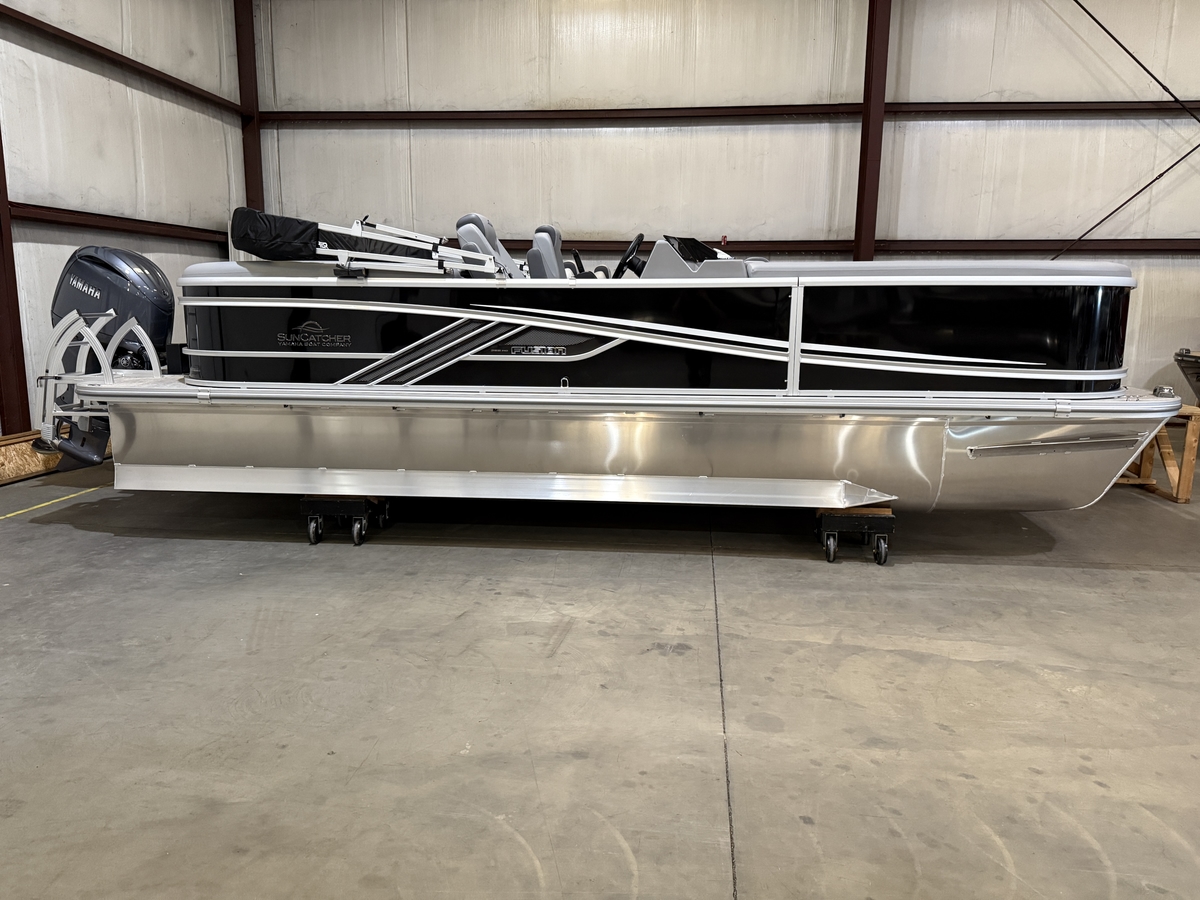 2025 SunCatcher SunCatcher Fusion Series 322RC WYamaha 200 SHO 2025 - Sold Boat