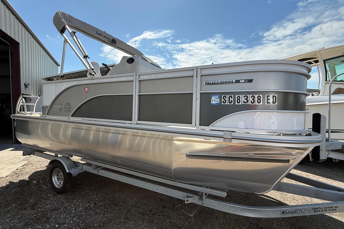 2023 SunCatcher Select 18F - Sold Boat