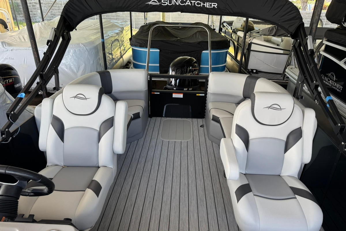 2025 SunCatcher Select 320 RC - Sold Boat