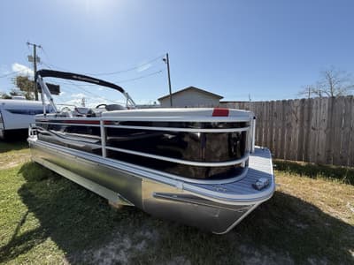 BOATZON | SunCatcher Select Series 322RCYAMAHA VF175 SHO 2026