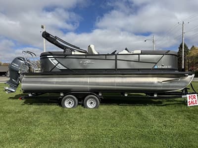 BOATZON | SunChaser 22 LR DH  Full Triple w Trailer 2023