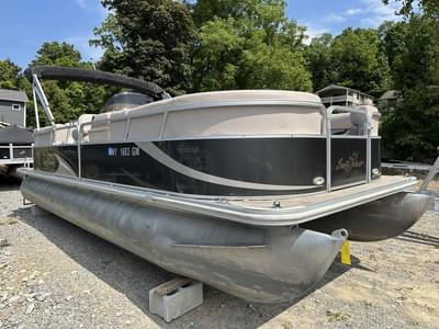BOATZON | SunChaser Classic 8524LR 2013