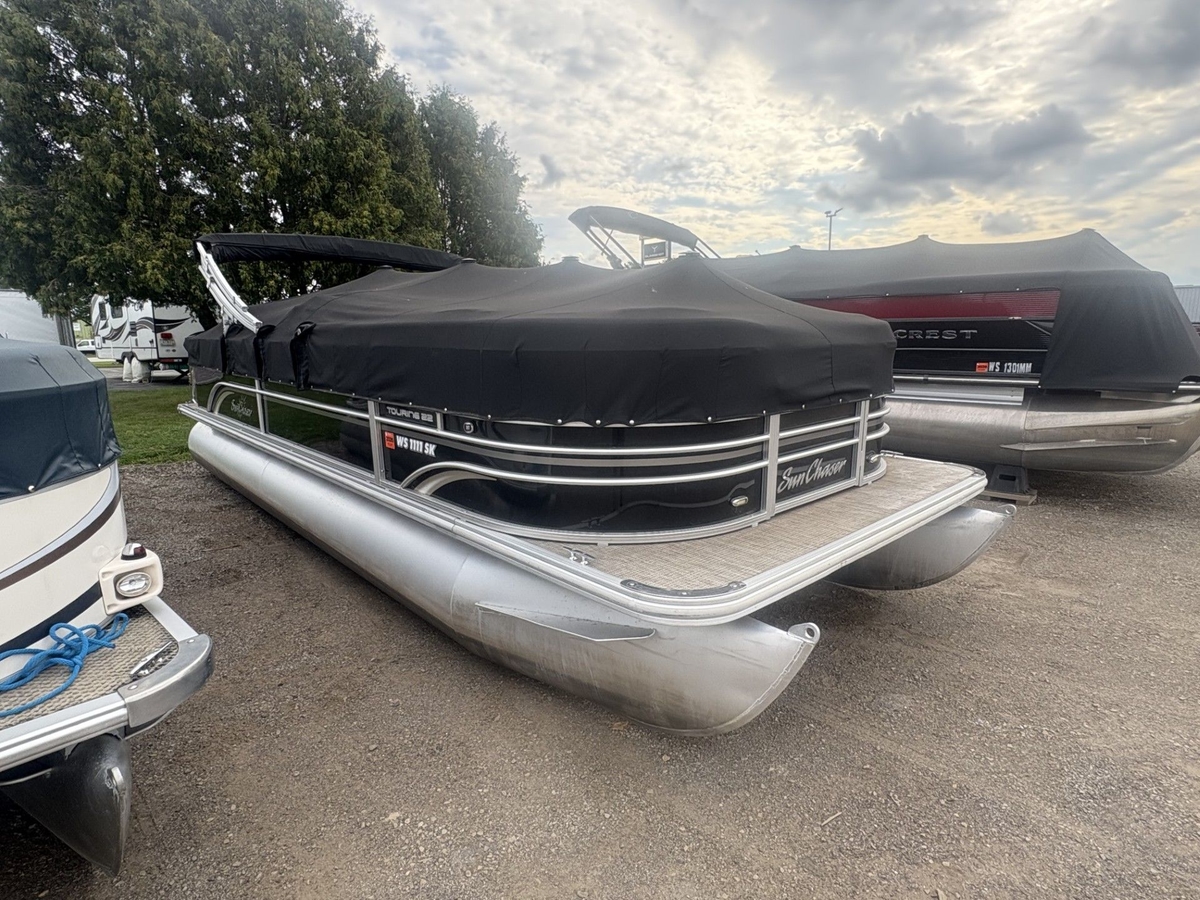 2017 SunChaser Classic Fish 8522 DLX - Sold Boat