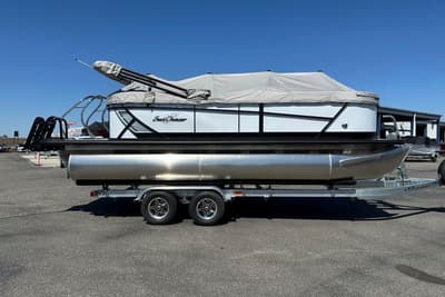 BOATZON | SunChaser Geneva Sport 21 LR PSB 2026