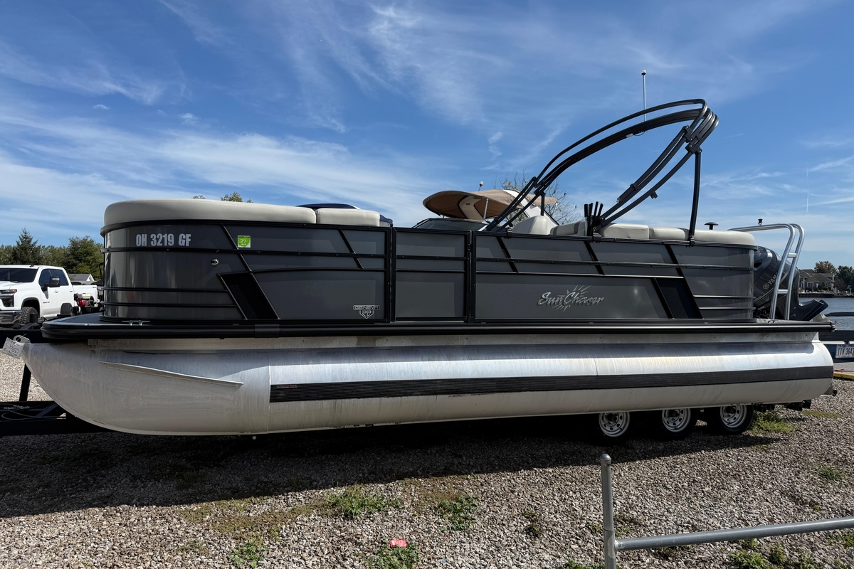 2020 SunChaser Geneva Sport 22 LR DH - Sold Boat