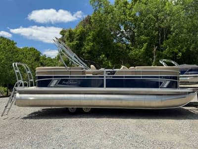 BOATZON | SunChaser Vista 22 LR 2023