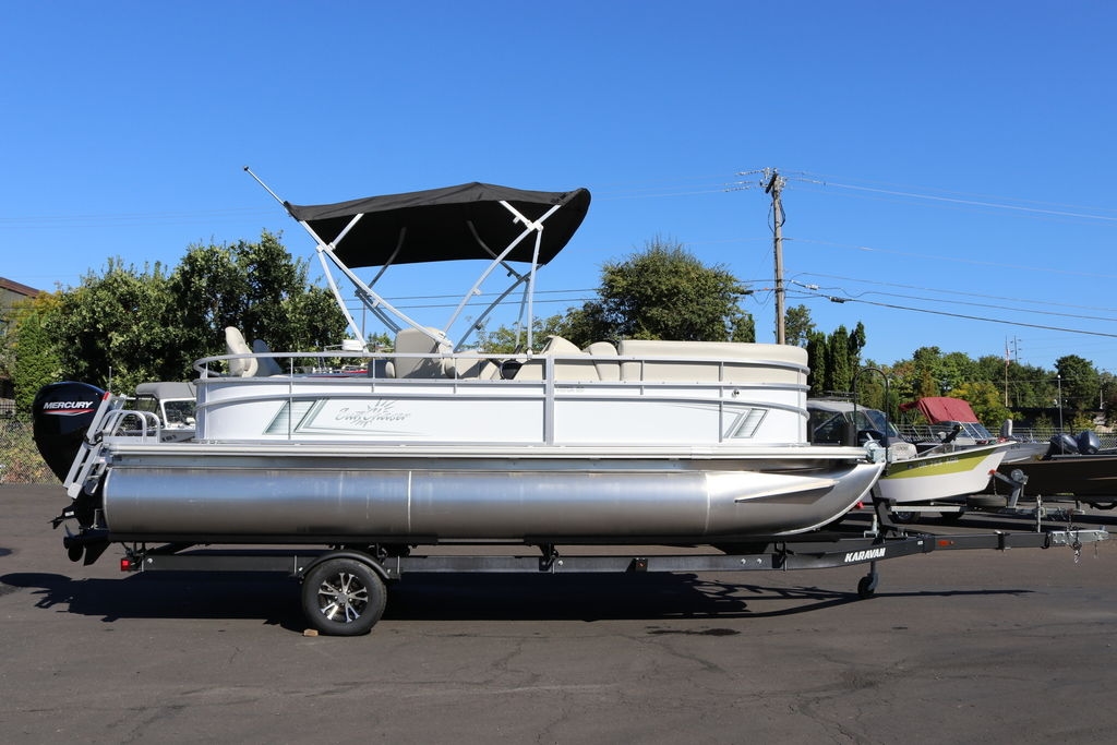 2023 SunChaser Vista Fish 20 - Sold Boat